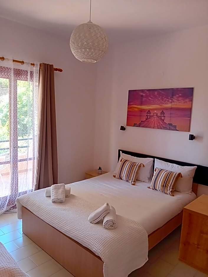 Φiloxenia Apartments