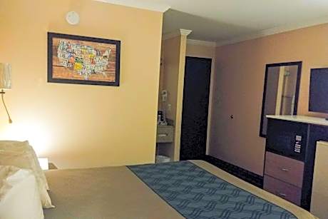 Queen Room - Accessible/Nonsmoking