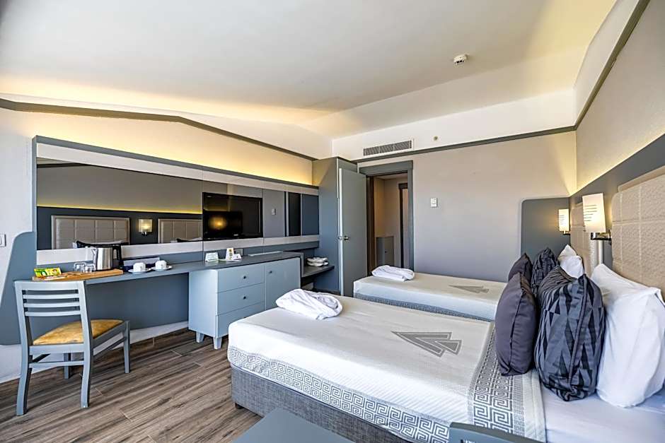 Photo 1 of 10 of Suite