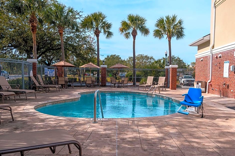 Comfort Inn & Suites Patriots Point