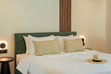 Suite with Private Pool - Annex Building