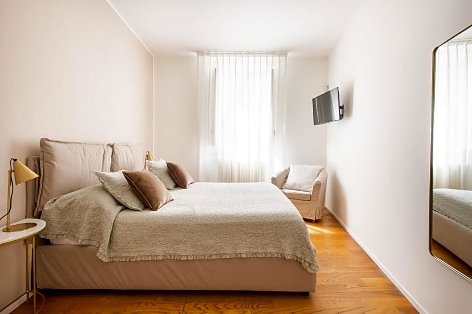 Moncada Suites & Apartments