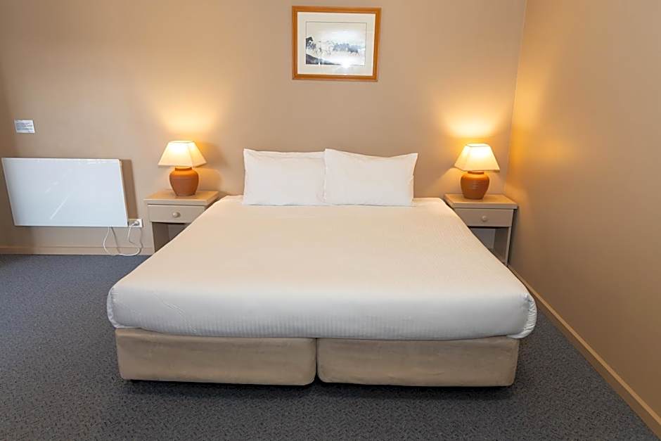 The Man from Snowy River Hotel