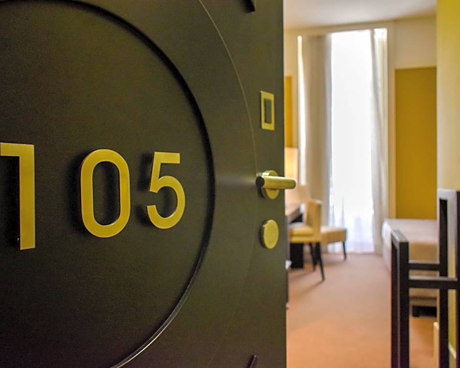 Universal Boutique Hotel