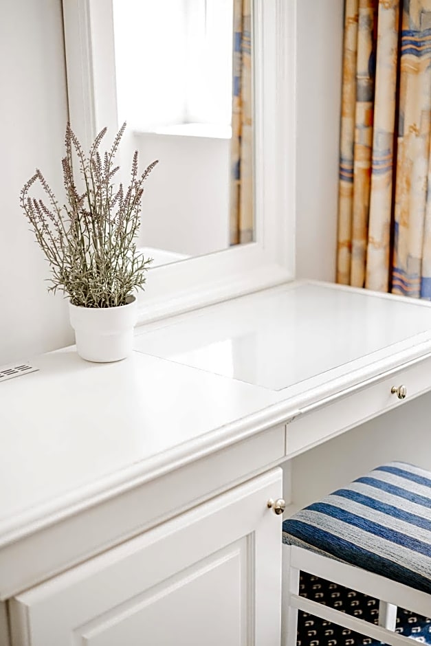 Self-Check-In Hotel Adlon