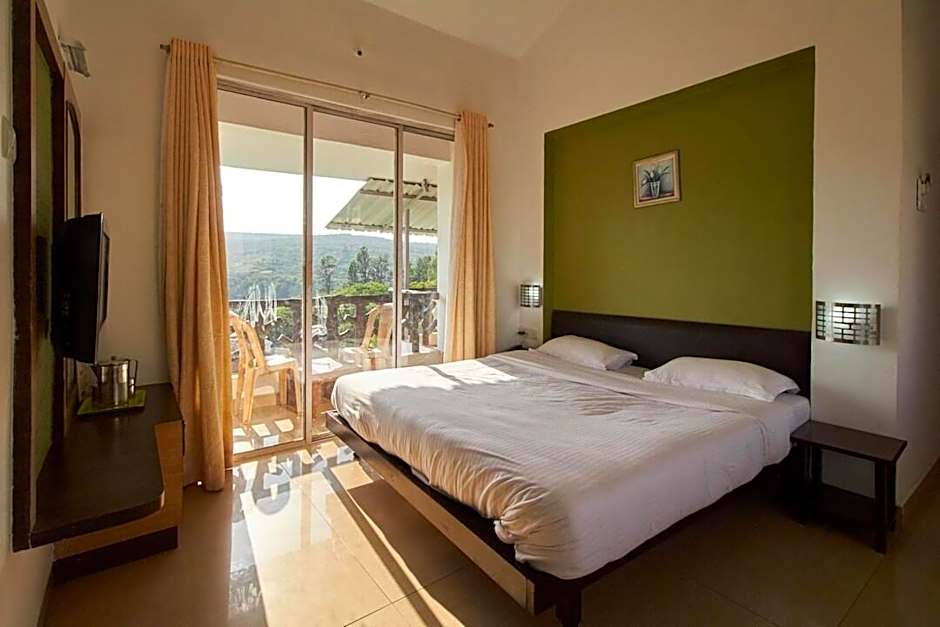 Cloud Green Resort & Spa