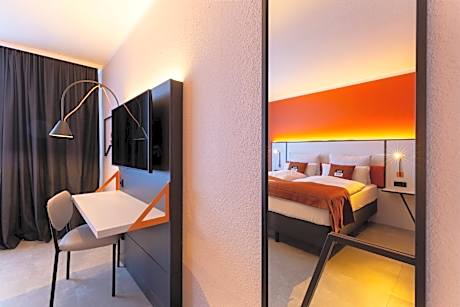 Standard Queen Room - Accessible