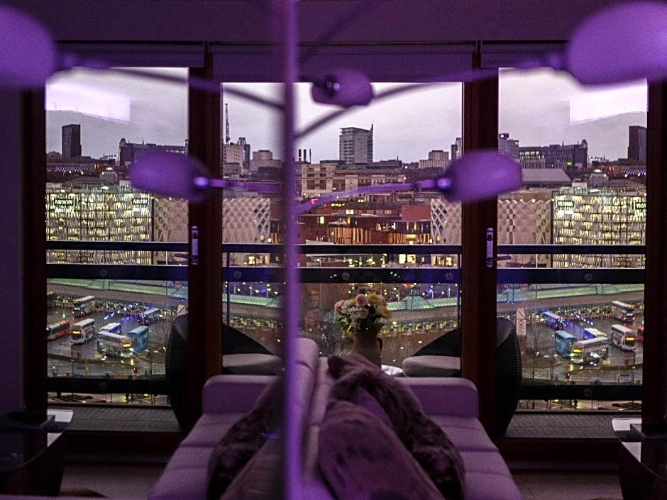 Live in Leeds Sky Penthouse