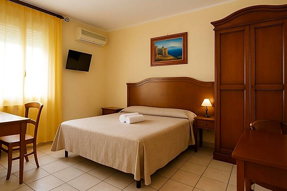 Photo 1 of 6 of Triple Room