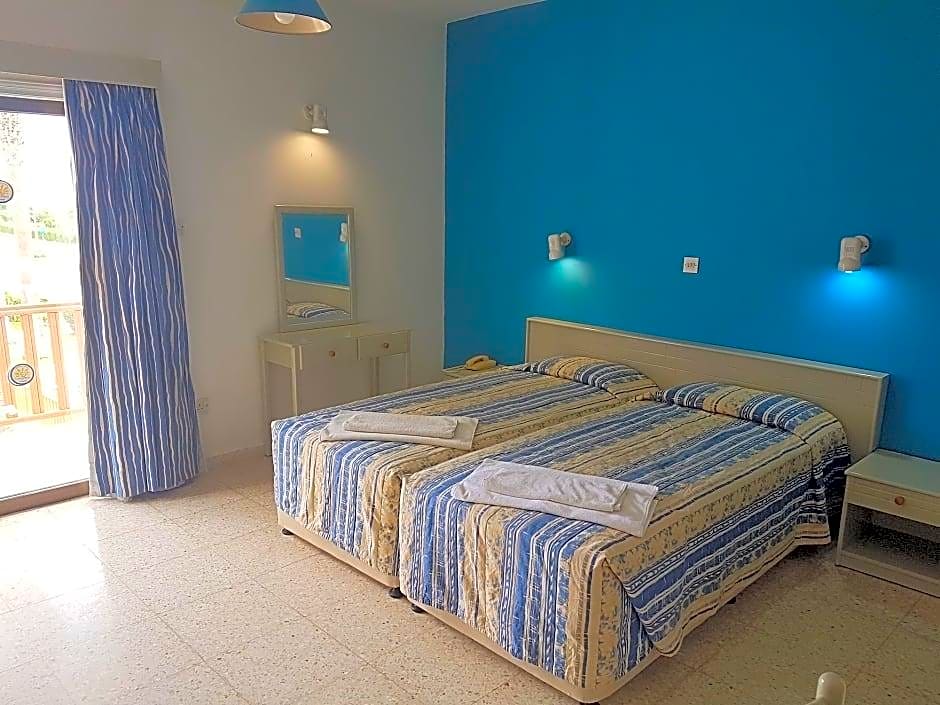 Cosmelenia Hotel & Apartments