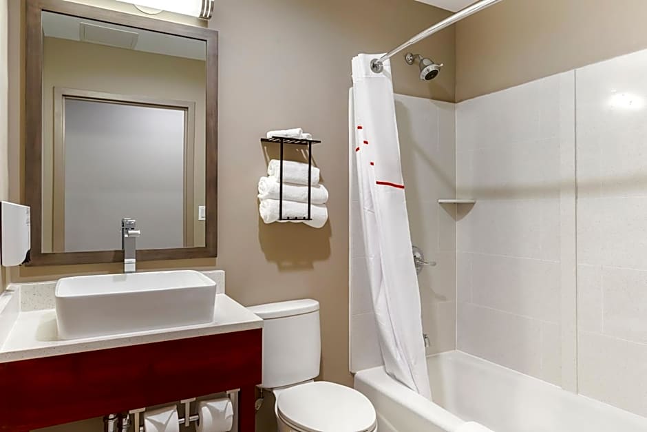 Red Roof PLUS+ Jamaica, NY - JFK Airport 