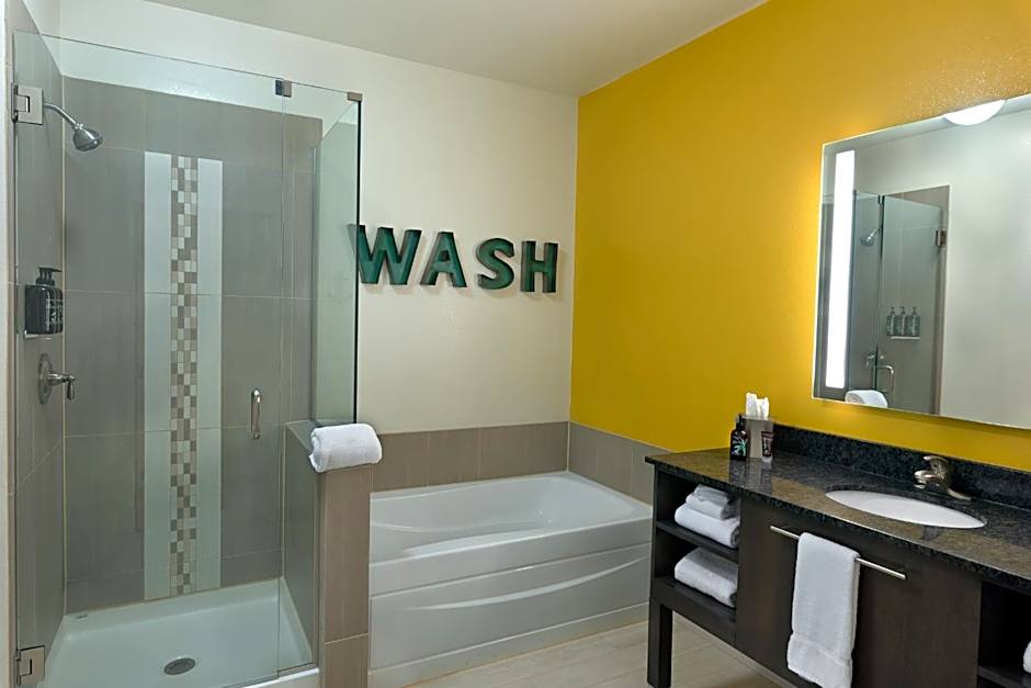 Oxford Suites Bellingham