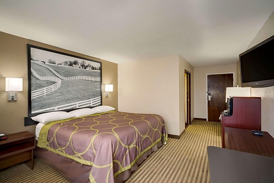 Super 8 by Wyndham Lexington Winchester Rd