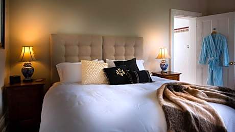 Suite with Garden View
