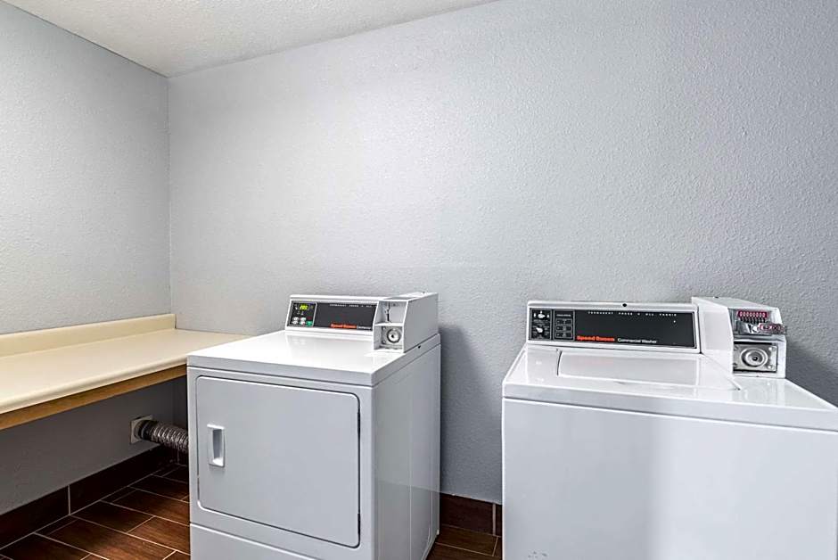 Quality Inn & Suites Canton