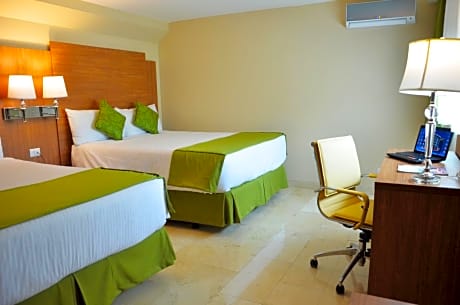 Queen Suite with Two Beds