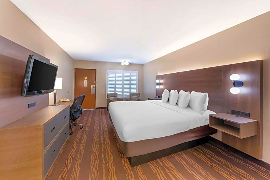 Best Western Plus Stovall's Inn