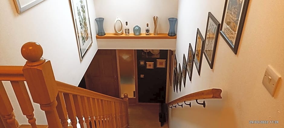 Outlander Boutique B&B King