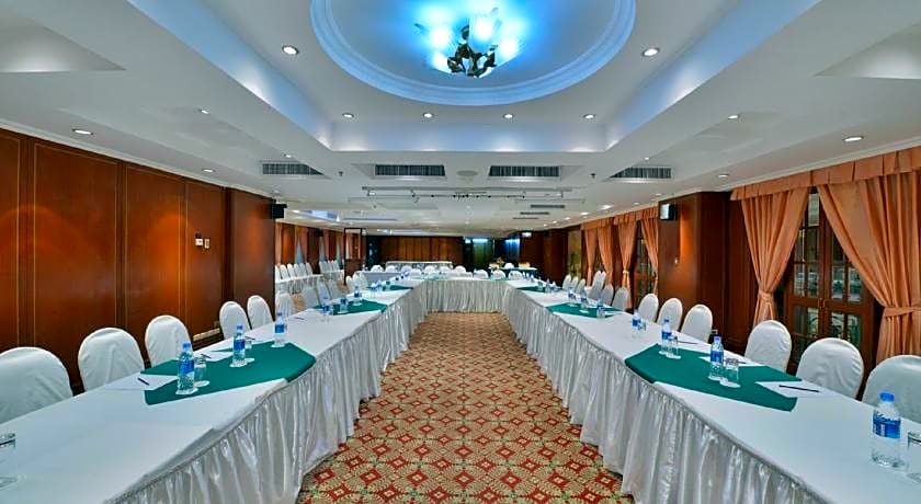 Evergreen Laurel Hotel