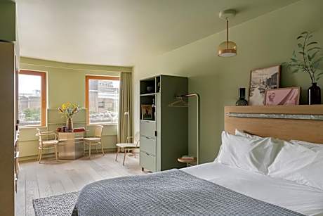 Locke Studio - Accessible