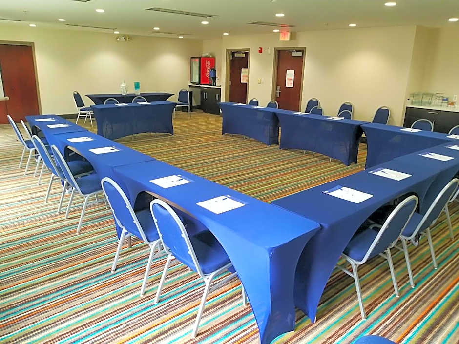 Holiday Inn Express Hotel & Suites Mebane By IHG