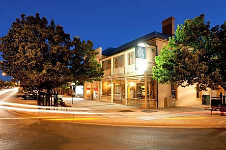 Cobb & Co Court Boutique Hotel