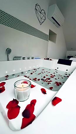 Suite with Hot Tub