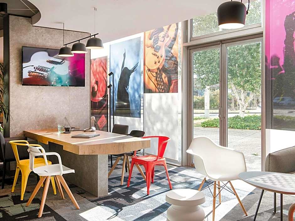 ibis Lyon Caluire Cite Internationale