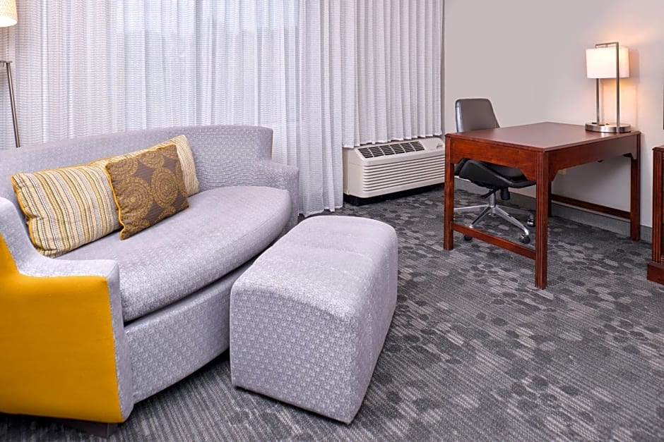 Courtyard by Marriott Decatur