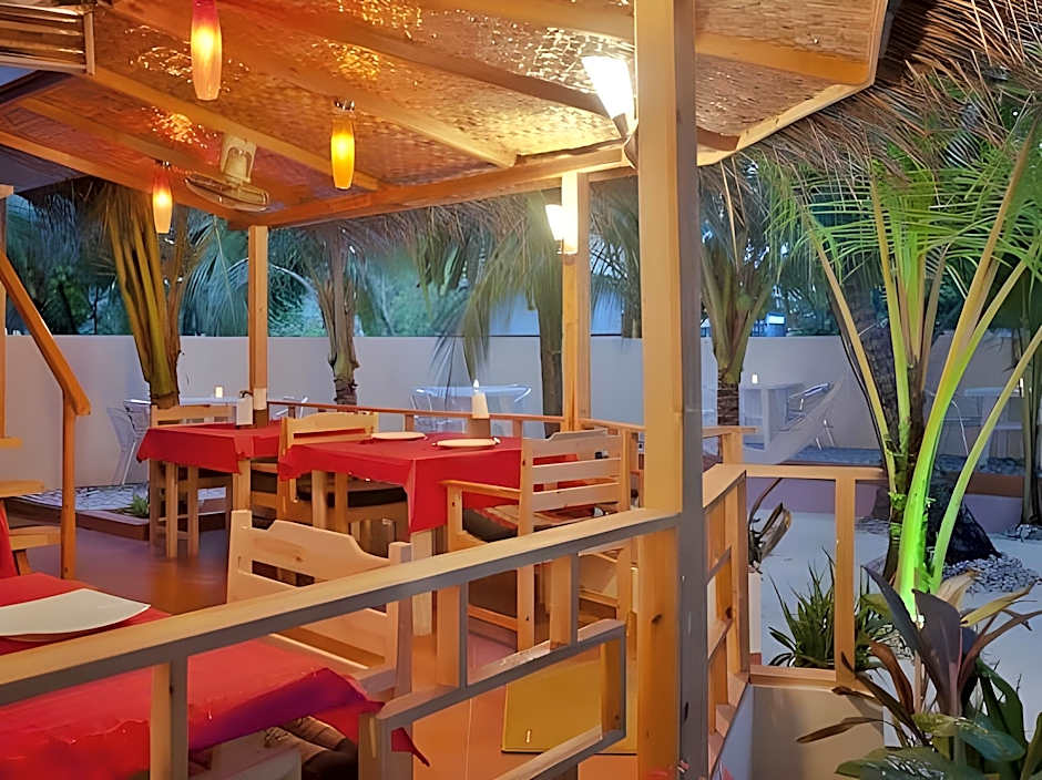 Stingray Beach Inn at Maafushi