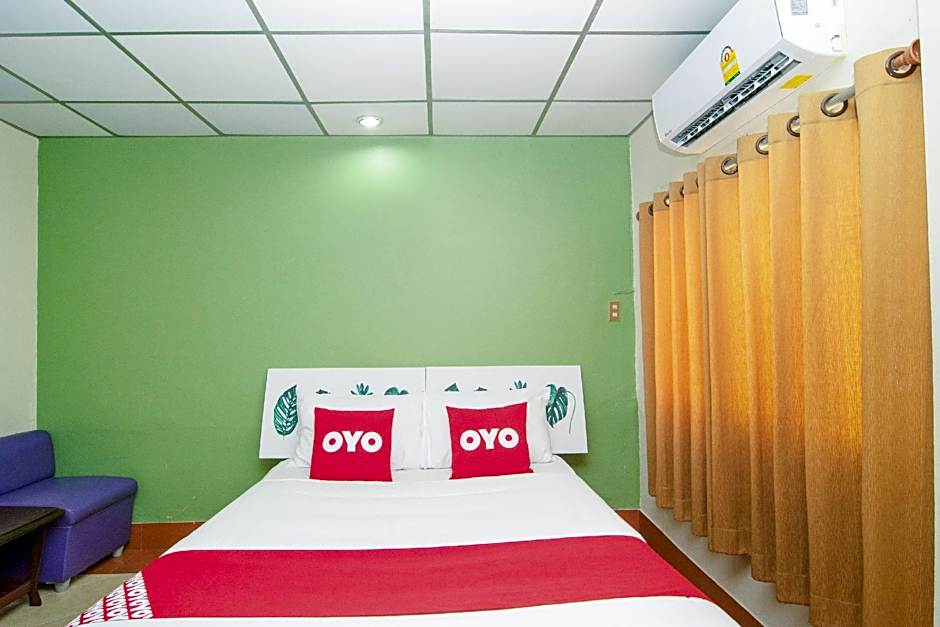 OYO 534 Phasuk Hotel