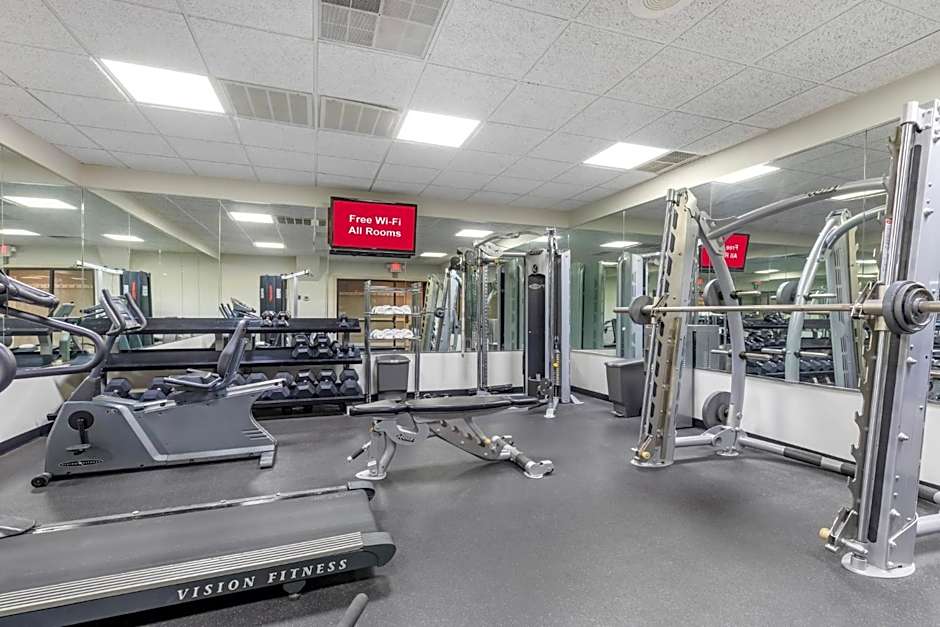 Red Roof Inn & Suites Newport News