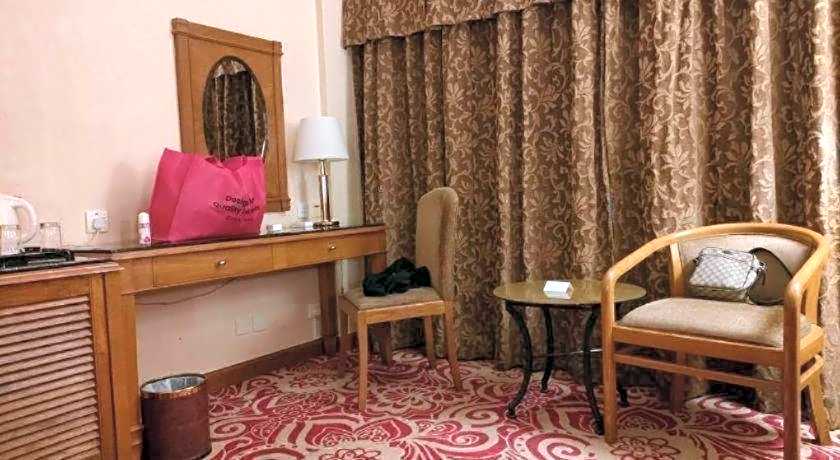 Holiday Hotel