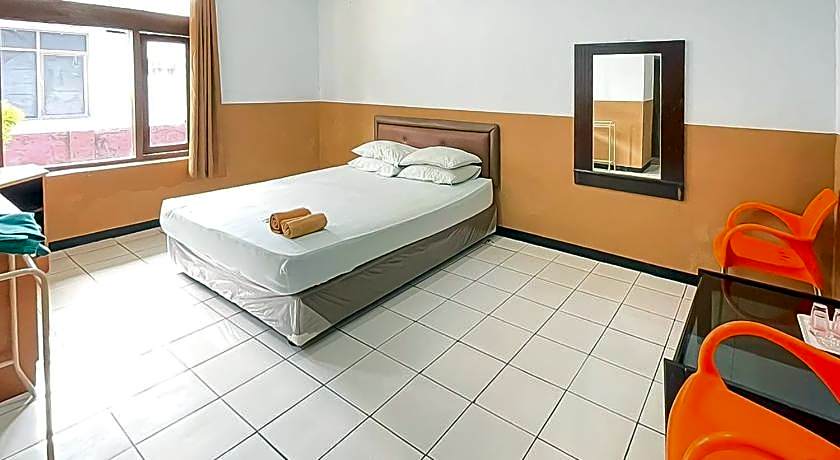 Hotel Shanty Mitra RedDoorz