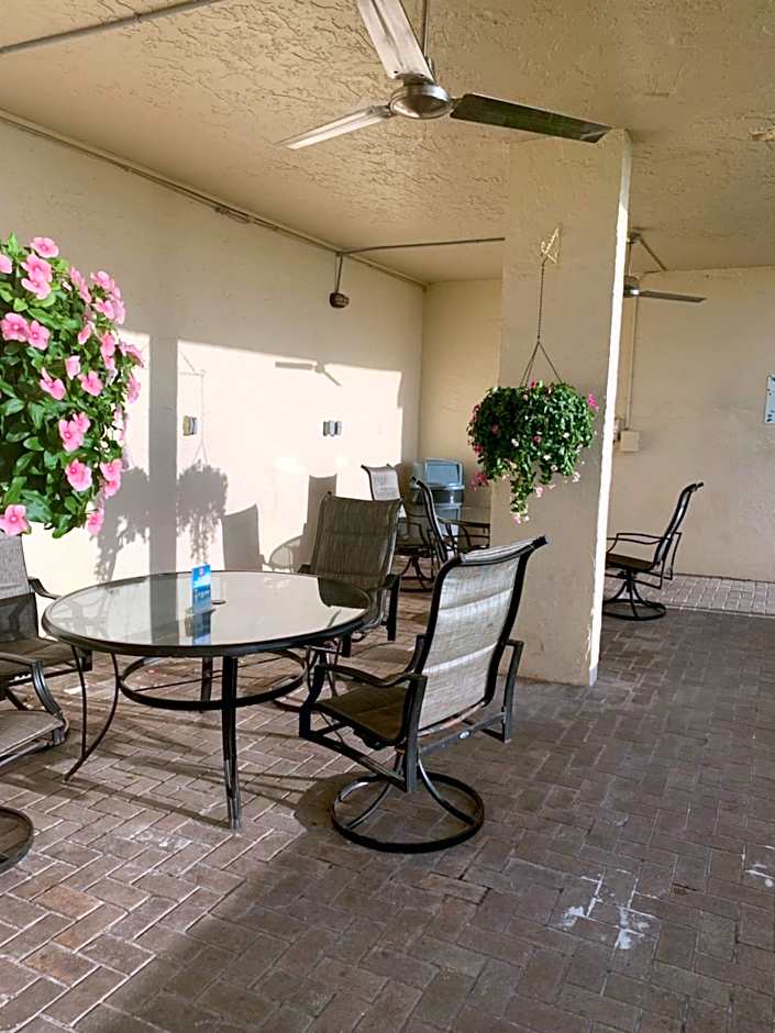 Island Inn unit 315