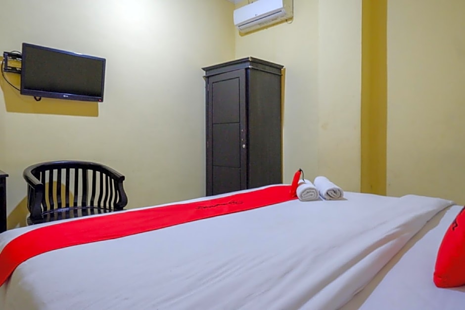 RedDoorz near Citraland Waterpark Kendari