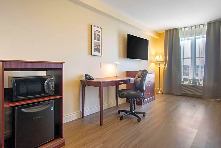 Comfort Inn & Suites