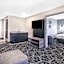 La Quinta Inn & Suites by Wyndham Evansville