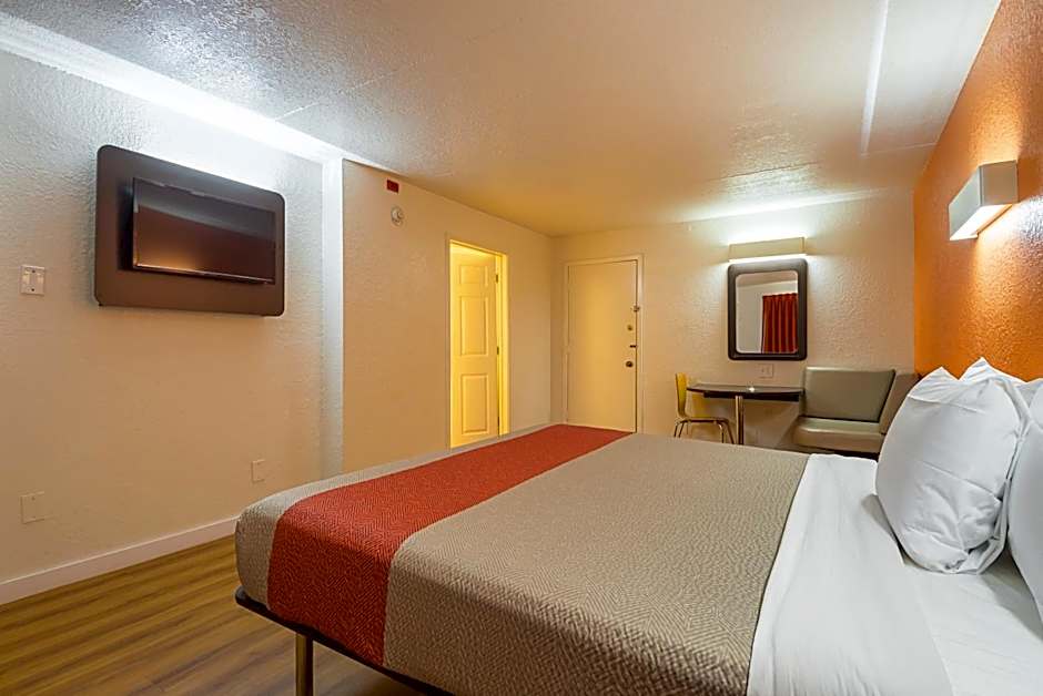 Motel 6-Garland, TX - Garland - Northwest Hwy