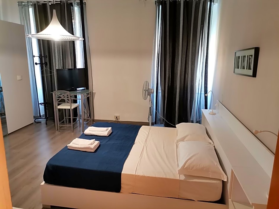B&B Porto Vecchio ROOMS - Stazione Centrale Trieste