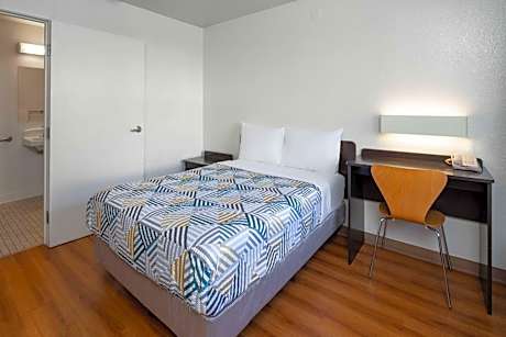 Double Room - Disability Access - Roll In Shower