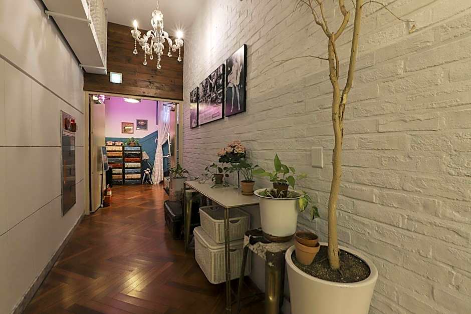 February Boutique Hotel Hwanggeum
