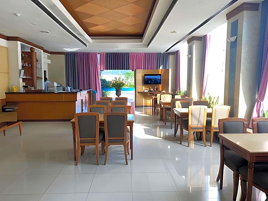 Summit Pavilion Hotel