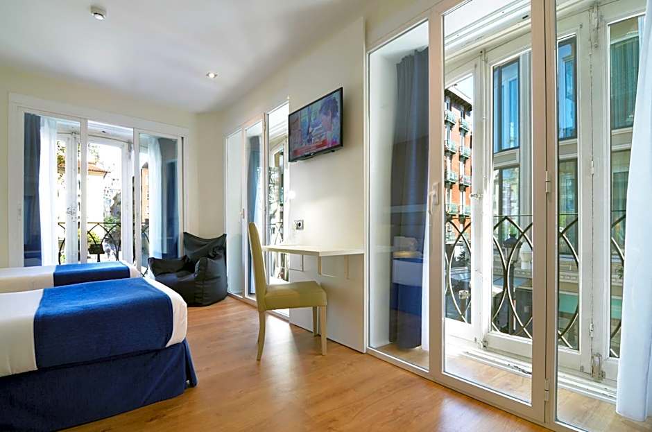 Photo 1 of 50 of Hotel Miau