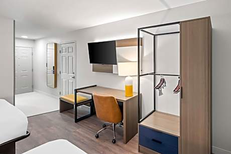 2 Queen Beds Suite Nonsmoking