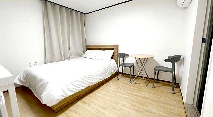 The Oakra Hotel