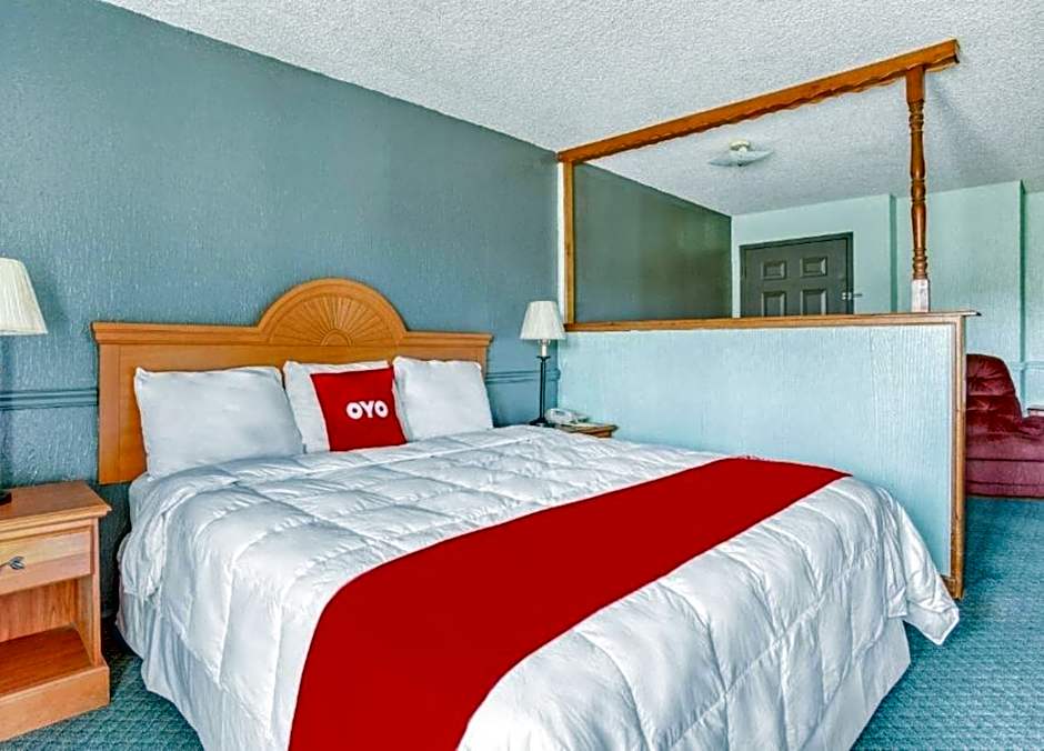 OYO Townhouse Tulsa Woodland Hills