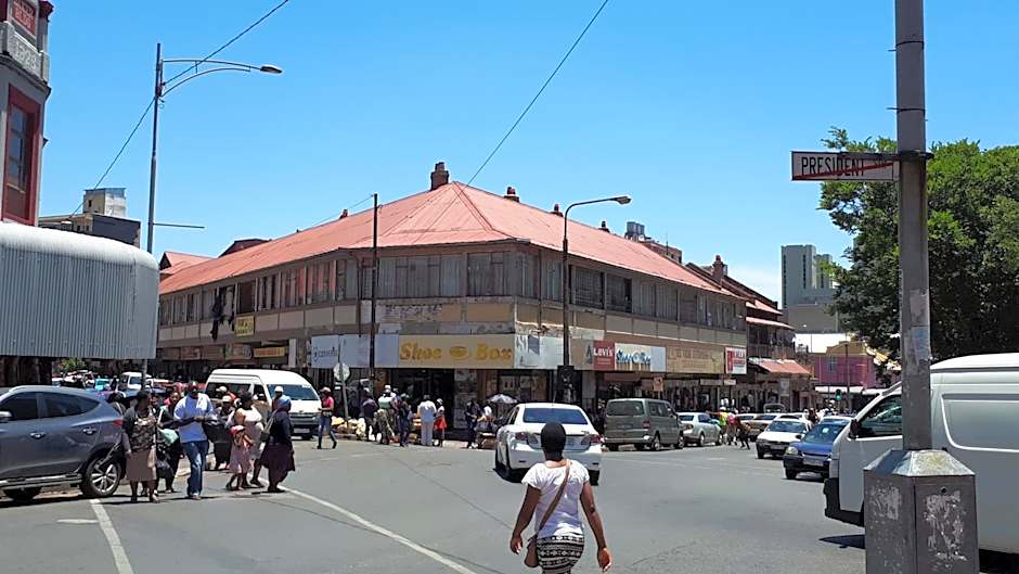 4 on Pritchard Luxury Suites