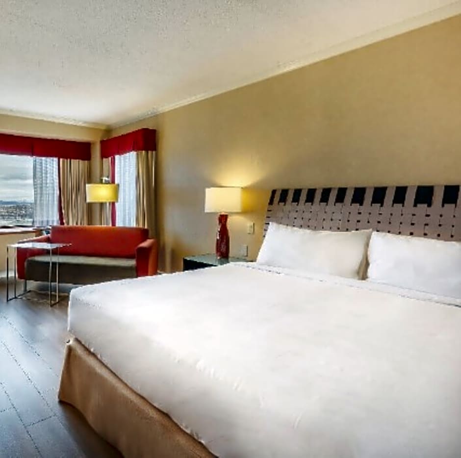 Photo 1 of 1 of Prestige 1 King Bed