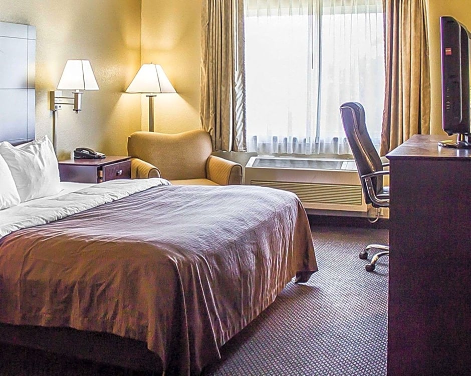 Quality Inn & Suites Sturgeon Bay